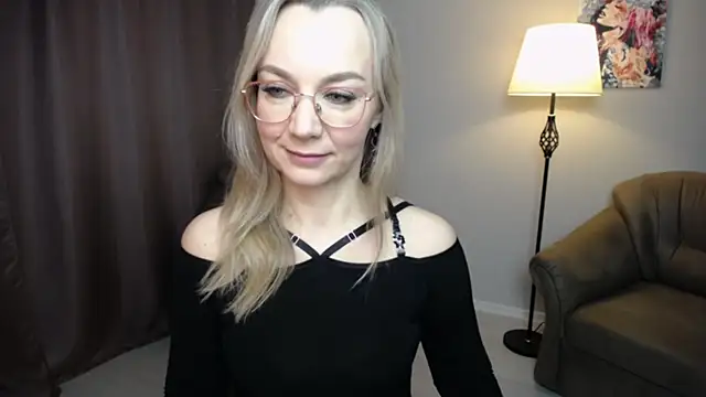 Snapshot of Ava_Elior chatting on 12/18/25, 10:52 Ava Elior online show from 12/18/25, 10:52