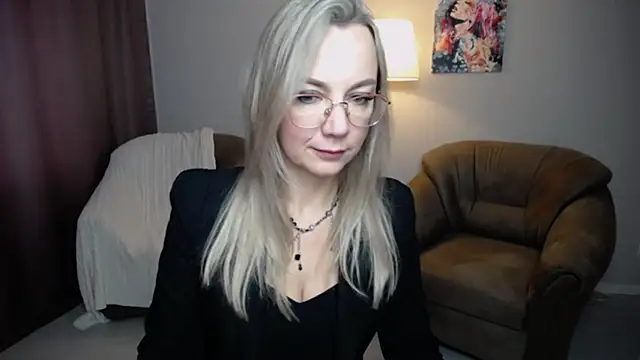 Snapshot of Ava_Elior chatting on 09/15/25, 09:21 Ava Elior online show from 09/15/25, 09:21