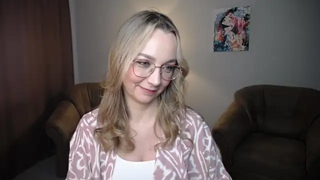 Snapshot of Ava_Elior chatting on 06/18/26, 11:37 Ava Elior online show from 06/18/26, 11:37