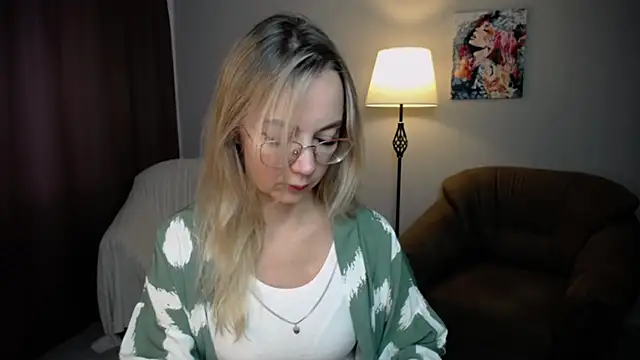 Snapshot of Ava_Elior chatting on 09/09/25, 09:19 Ava Elior online show from 09/09/25, 09:19