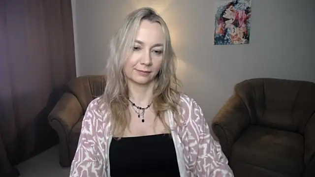 Snapshot of Ava_Elior chatting on 06/22/26, 11:18 Ava Elior online show from 06/22/26, 11:18