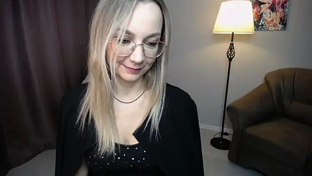 Snapshot of Ava_Elior chatting on 11/08/25, 10:30 Ava Elior online show from 11/08/25, 10:30