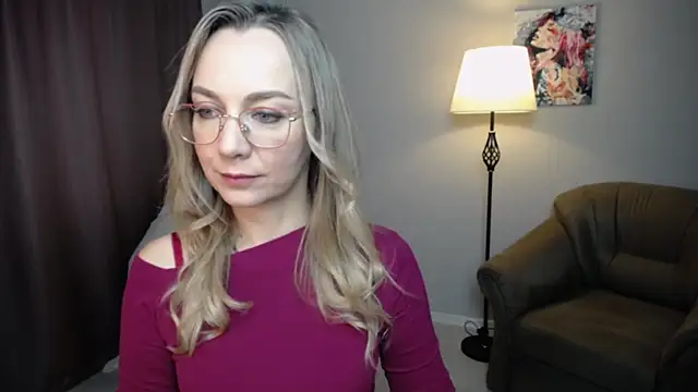 Snapshot of Ava_Elior chatting on 10/31/25, 10:45 Ava Elior online show from 10/31/25, 10:45