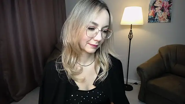 Snapshot of Ava_Elior chatting on 11/14/25, 10:52 Ava Elior online show from 11/14/25, 10:52