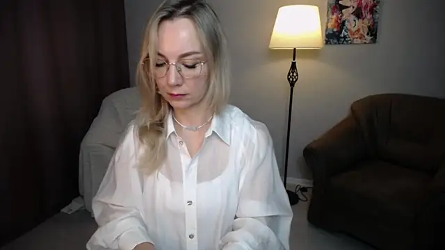 Snapshot of Ava_Elior chatting on 10/06/25, 09:21 Ava Elior online show from 10/06/25, 09:21