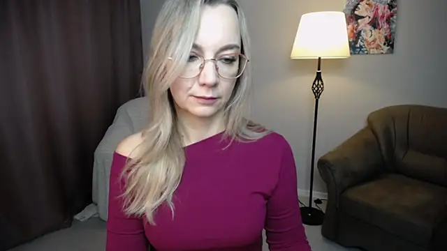 Snapshot of Ava_Elior chatting on 10/12/25, 06:04 Ava Elior online show from 10/12/25, 06:04