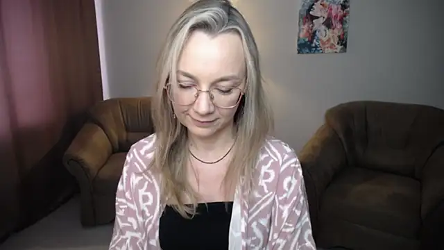 Snapshot of Ava_Elior chatting on 07/02/26, 11:38 Ava Elior online show from 07/02/26, 11:38