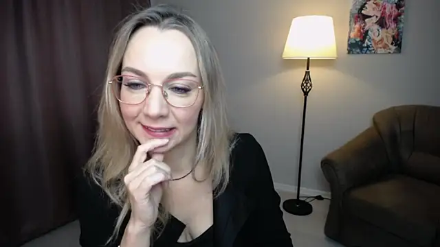 Snapshot of Ava_Elior chatting on 11/20/25, 09:32 Ava Elior online show from 11/20/25, 09:32