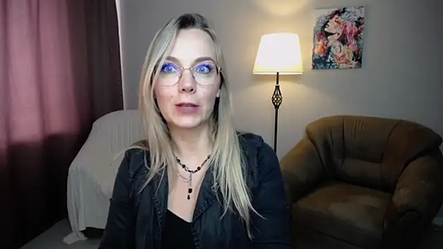 Snapshot of Ava_Elior chatting on 09/10/25, 12:15 Ava Elior online show from 09/10/25, 12:15