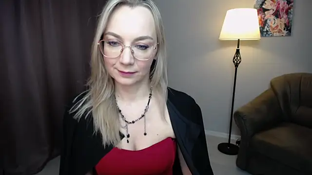 Snapshot of Ava_Elior chatting on 12/04/25, 10:14 Ava Elior online show from 12/04/25, 10:14