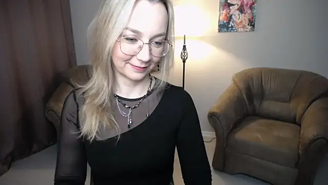 Ava Elior online show from 04/22/26, 12:23