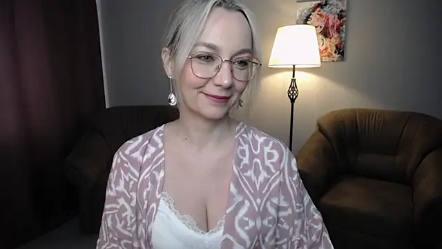 Ava Elior online show from 04/09/26, 12:00