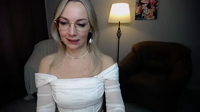 Snapshot of Ava_Elior chatting on 09/28/25, 10:22 Ava Elior online show from 09/28/25, 10:22