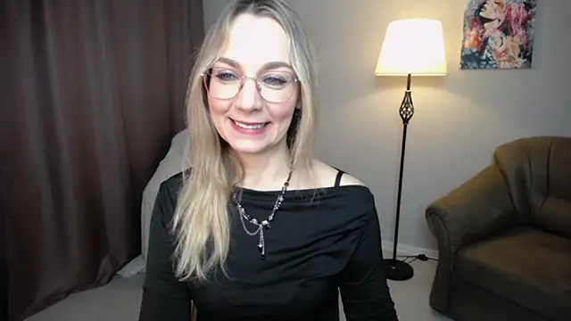 Snapshot of Ava_Elior chatting on 11/12/25, 10:52 Ava Elior online show from 11/12/25, 10:52