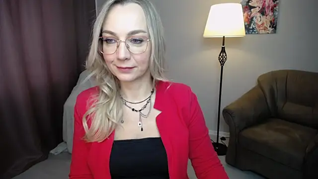 Snapshot of Ava_Elior chatting on 10/15/25, 09:39 Ava Elior online show from 10/15/25, 09:39