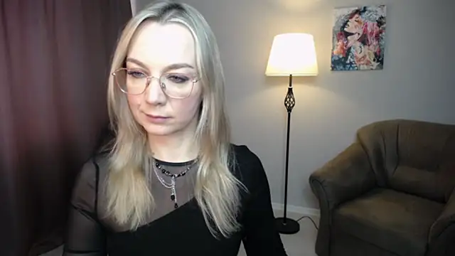 Snapshot of Ava_Elior chatting on 12/16/25, 10:41 Ava Elior online show from 12/16/25, 10:41