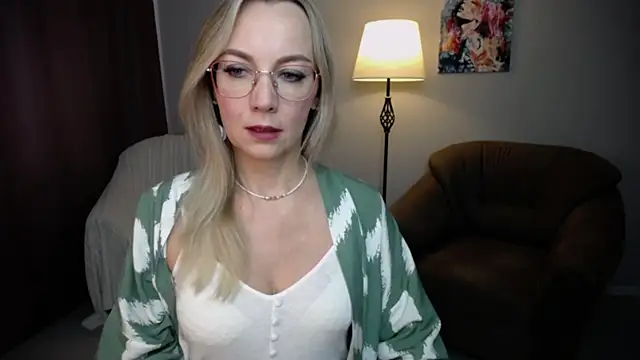 Snapshot of Ava_Elior chatting on 09/22/25, 09:26 Ava Elior online show from 09/22/25, 09:26