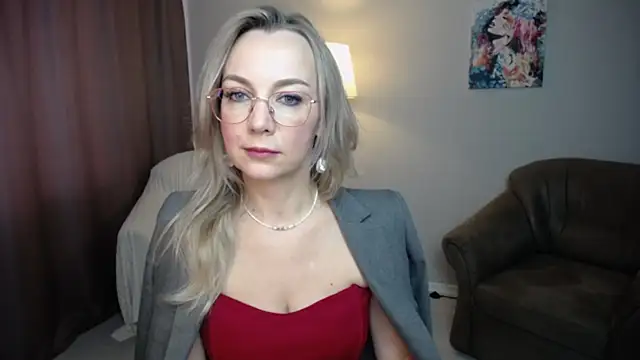 Snapshot of Ava_Elior chatting on 10/04/25, 09:44 Ava Elior online show from 10/04/25, 09:44