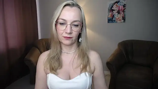 Snapshot of Ava_Elior chatting on 06/10/26, 11:11 Ava Elior online show from 06/10/26, 11:11