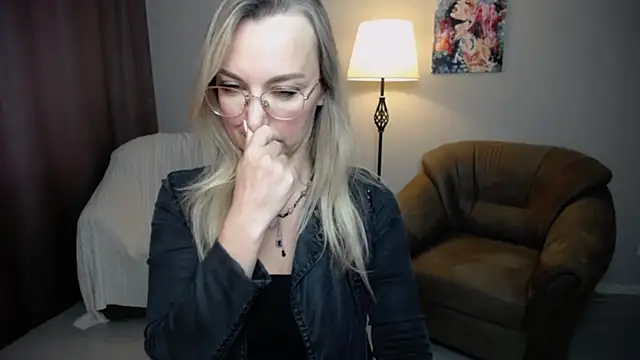 Snapshot of Ava_Elior chatting on 09/11/25, 07:08 Ava Elior online show from 09/11/25, 07:08