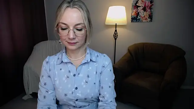 Snapshot of Ava_Elior chatting on 09/18/25, 08:50 Ava Elior online show from 09/18/25, 08:50