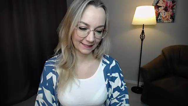 Snapshot of Ava_Elior chatting on 11/23/25, 06:34 Ava Elior online show from 11/23/25, 06:34