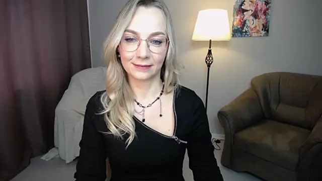 Snapshot of Ava_Elior chatting on 10/09/25, 09:43 Ava Elior online show from 10/09/25, 09:43