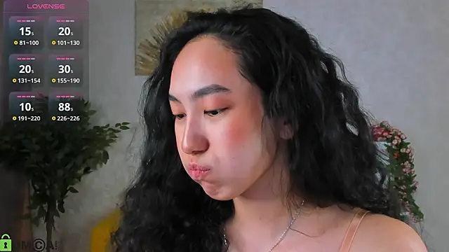 Snapshot of FlirtyAura chatting on 02/06/26, 03:46 FlirtyAura online show from 02/06/26, 03:46