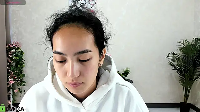 Snapshot of FlirtyAura chatting on 10/06/25, 03:29 FlirtyAura online show from 10/06/25, 03:29