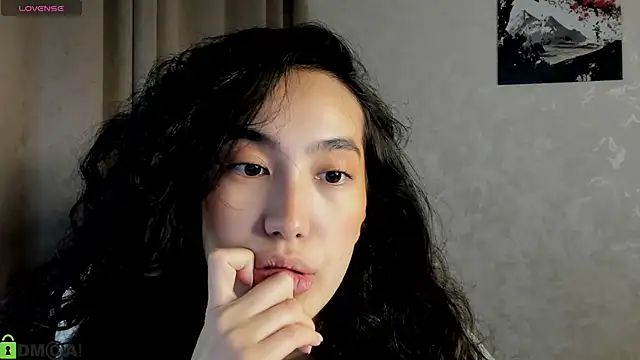 FlirtyAura online show from 11/28/25, 03:17