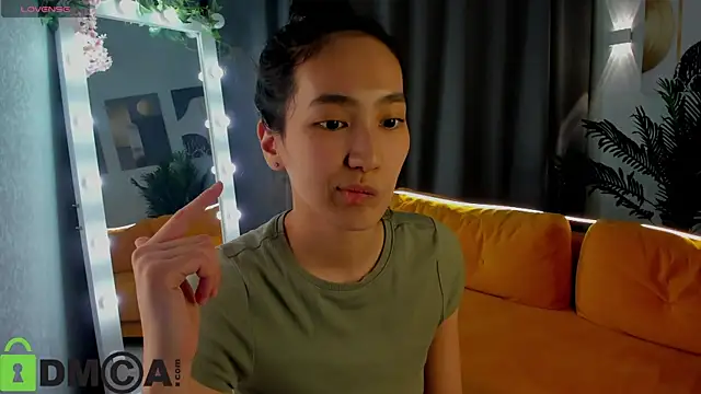 FlirtyAura online show from 04/01/26, 12:50