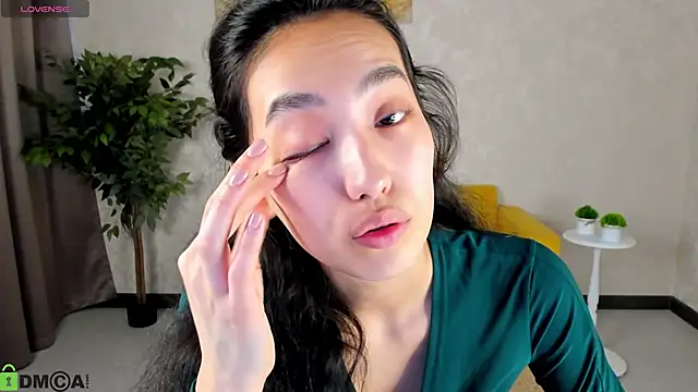 FlirtyAura online show from 05/04/26, 03:32