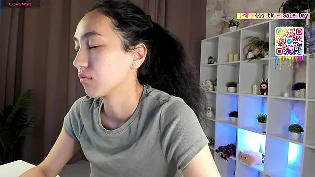 FlirtyAura online show from 05/26/26, 03:37