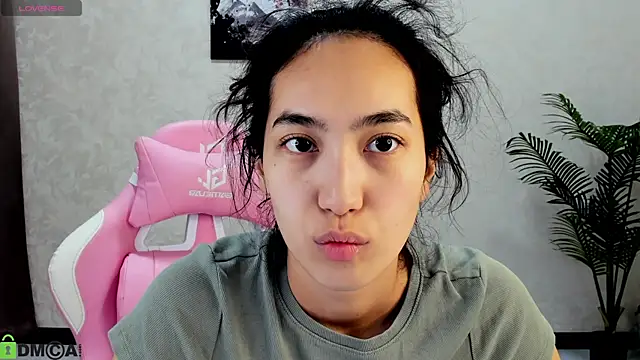 FlirtyAura online show from 11/18/25, 12:48