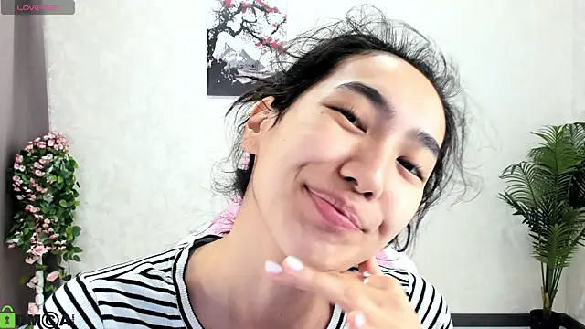 FlirtyAura online show from 11/05/25, 01:52