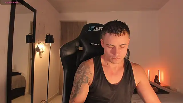 Snapshot of connorsmiith chatting on 07/12/26, 02:12 connorsmiith online show from 07/12/26, 02:12