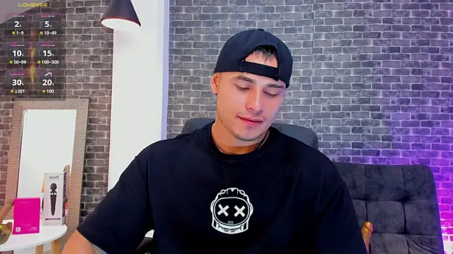 connorsmiith online show from 09/11/25, 01:55