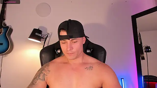 Snapshot of connorsmiith chatting on 06/27/26, 02:01 connorsmiith online show from 06/27/26, 02:01