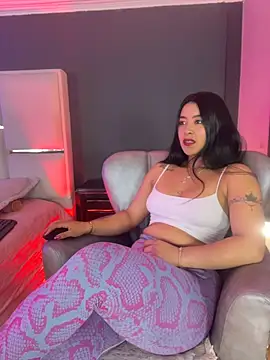 Snapshot of BellaFernandez__ chatting on 06/25/26, 01:05 BellaFernandez online show from 06/25/26, 01:05