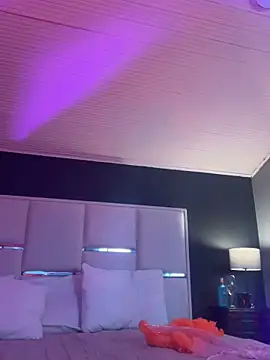 BellaFernandez   online show from 10/21/25, 01:54