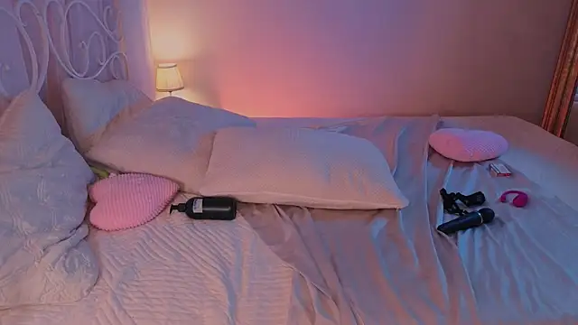 BarbieRichy online show from 11/17/25, 01:53