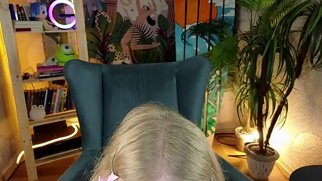 BarbieRichy online show from 09/18/25, 05:21