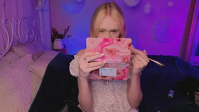 BarbieRichy online show from 12/18/25, 12:31