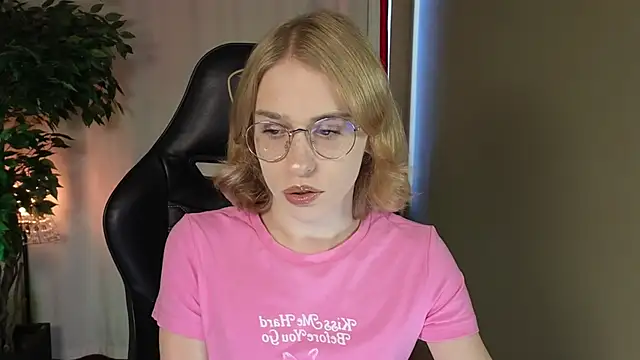 BarbieRichy online show from 09/12/25, 05:18