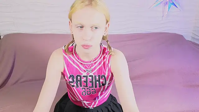 BarbieRichy online show from 11/30/25, 05:08