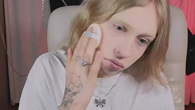 BarbieRichy online show from 10/30/25, 06:01