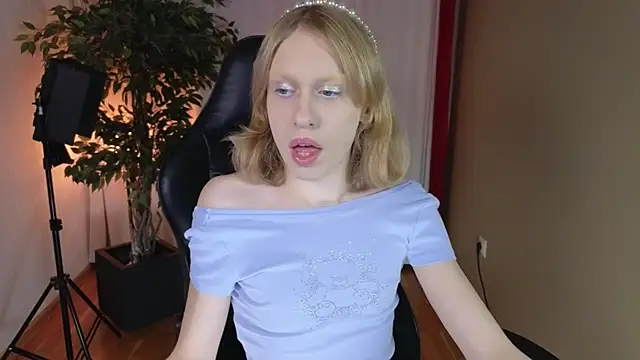 BarbieRichy online show from 10/16/25, 06:32