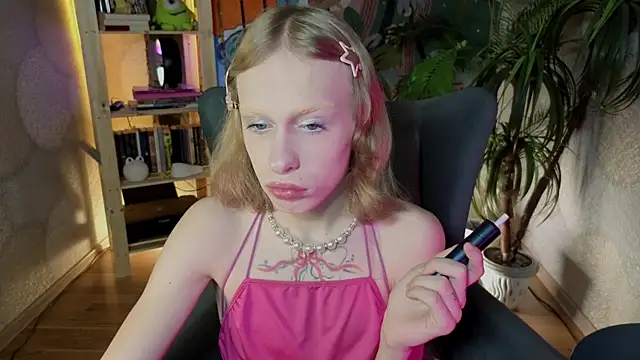 BarbieRichy online show from 10/19/25, 05:21