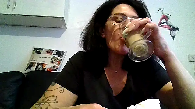 Snapshot of RubyyRosee chatting on 06/03/26, 01:34 RubyyRosee online show from 06/03/26, 01:34