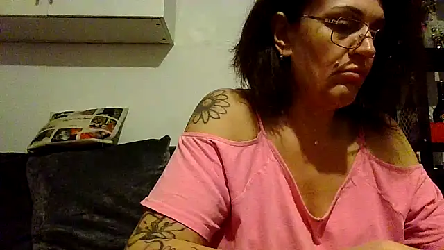 RubyyRosee online show from 12/23/25, 06:34